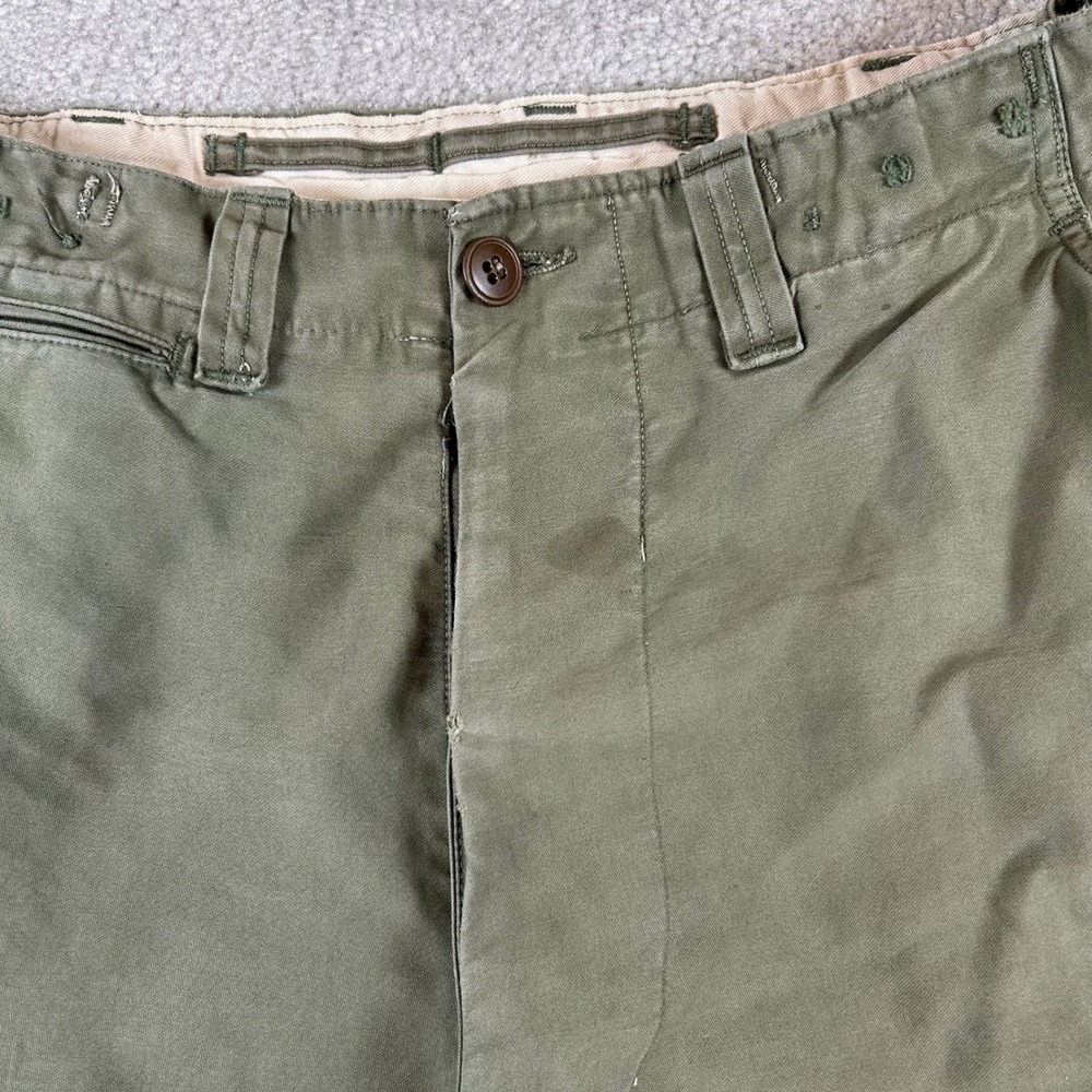 Vintage 40s WWII Military Field Sateen Trousers Mens 32 Olive Distressed M-1943 - Picture 3 of 16